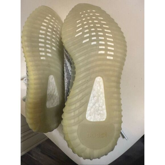 Yeezy Adidas Men's Boost 350 V2 Blue Tint Lace Up Sneaker Shoes Gray Size 6 - Picture 9 of 9